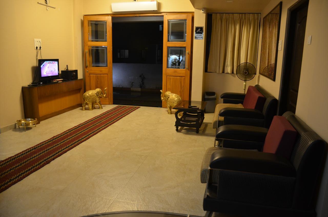 Отель Hira Laxmi Residency Алибаг Экстерьер фото