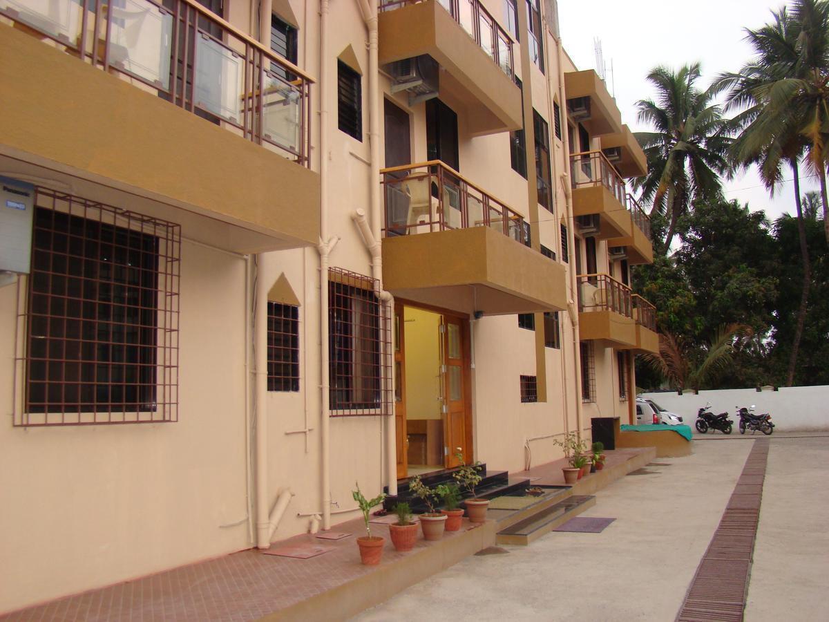 Отель Hira Laxmi Residency Алибаг Экстерьер фото